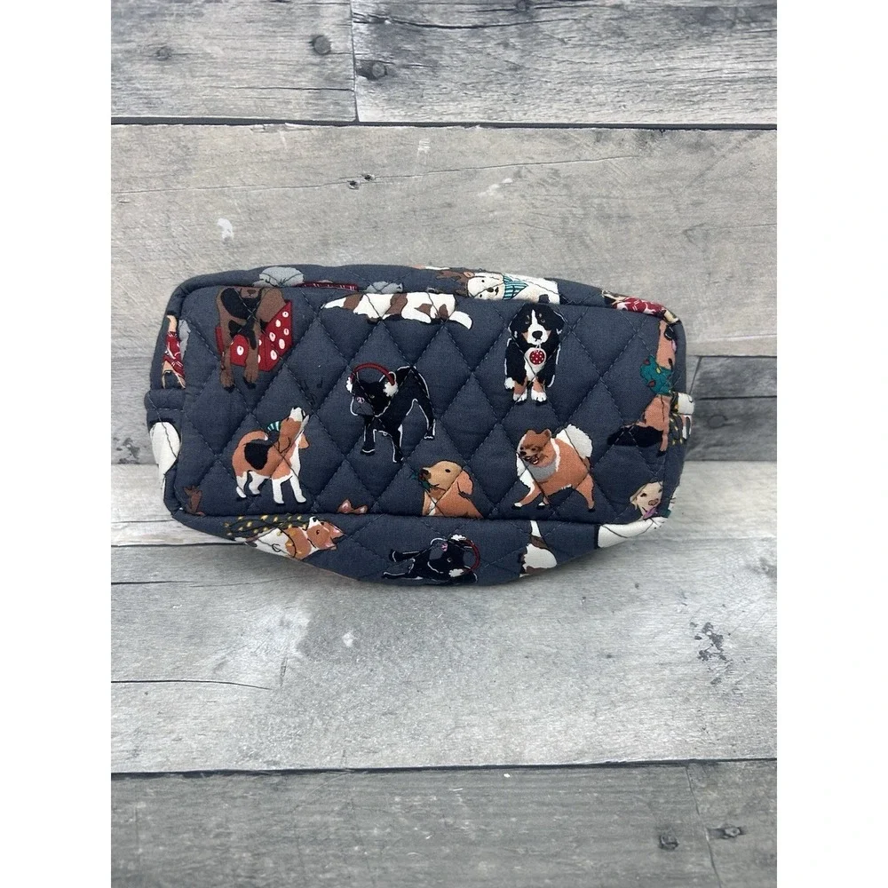 VERA BRADLEY Cosmetic Bag Make up Caseholiday dogs  HOLIDAY DOGS Christmas